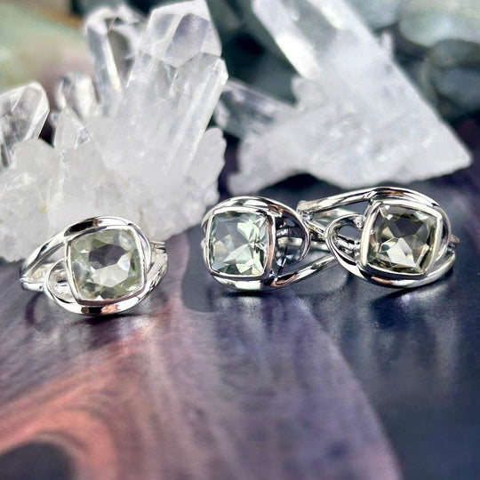 Green Amethyst Princess Cut Swirl Band Ring