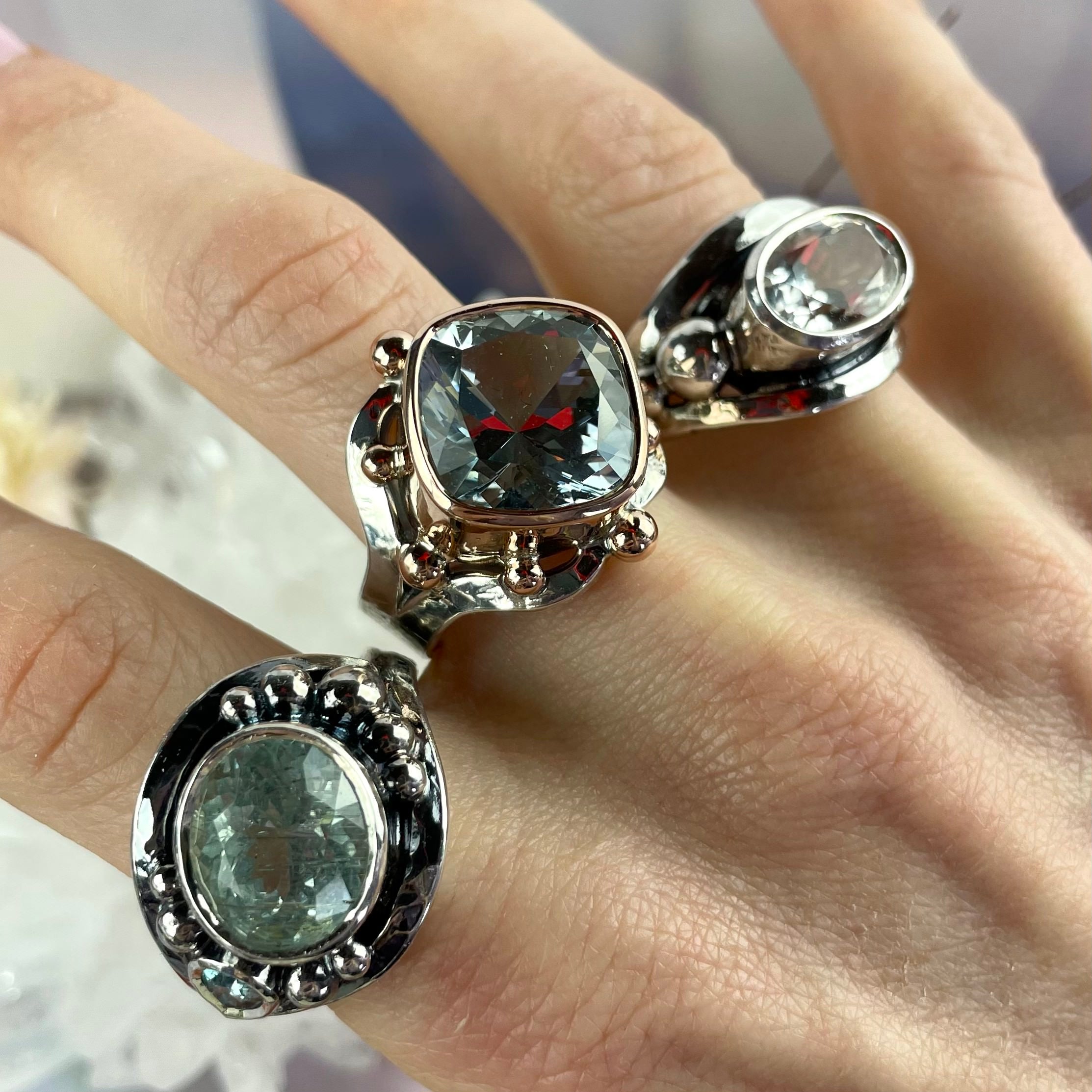 What finger to wear crystal rings on