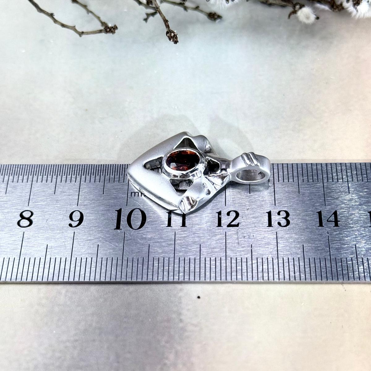 Futuristic Design Gemstone Pendant