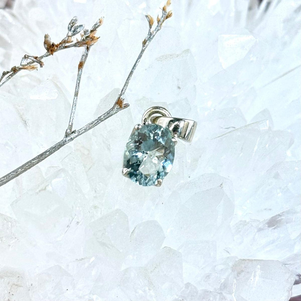Oval Cut Aquamarine Pendant