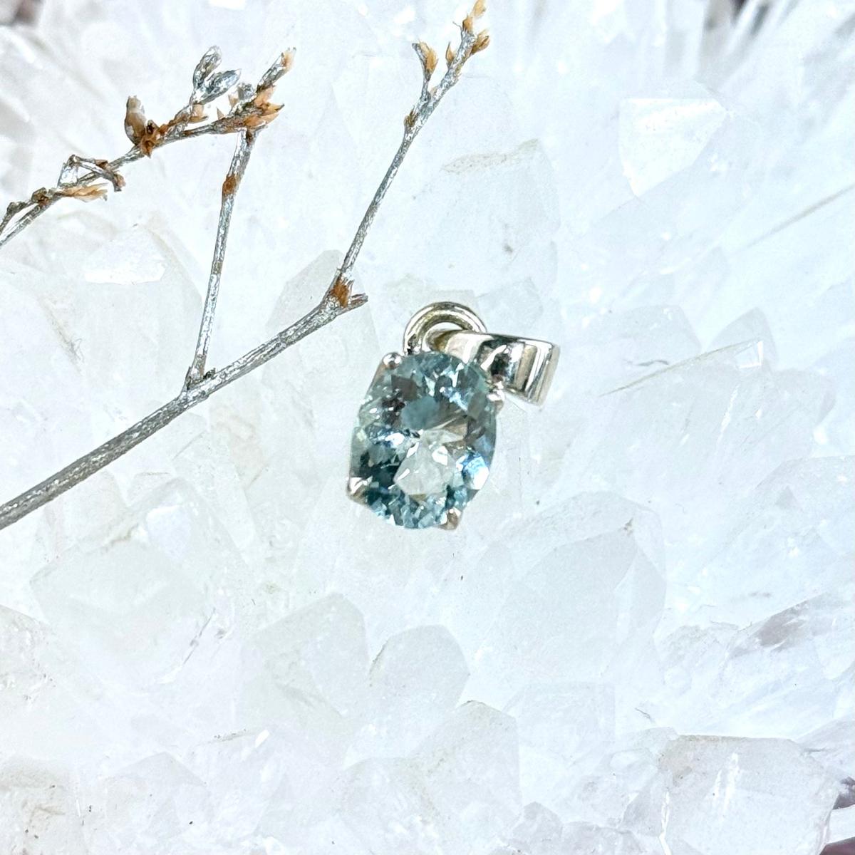Oval Cut Aquamarine Pendant