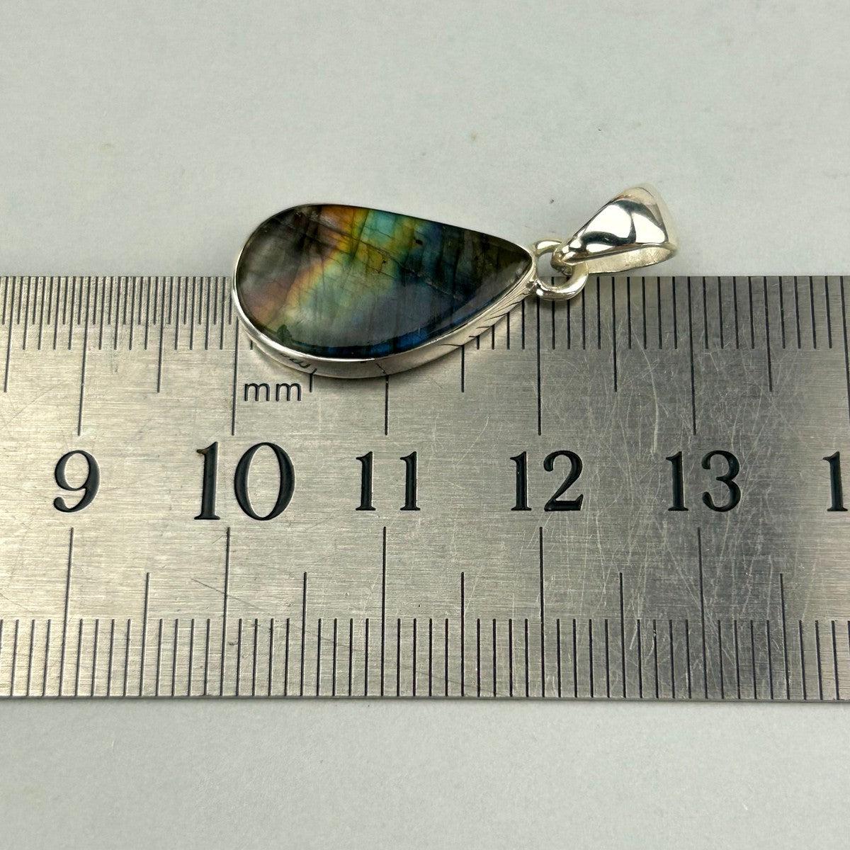 Labradorite Multi Flash Pendant