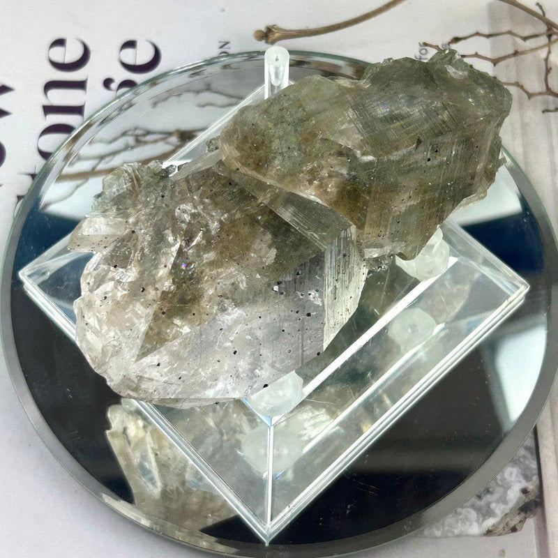 Feature Crystal With Stand