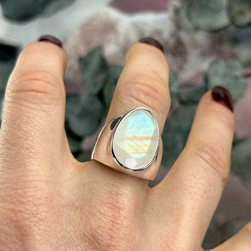 Rainbow Moonstone Feature Ring