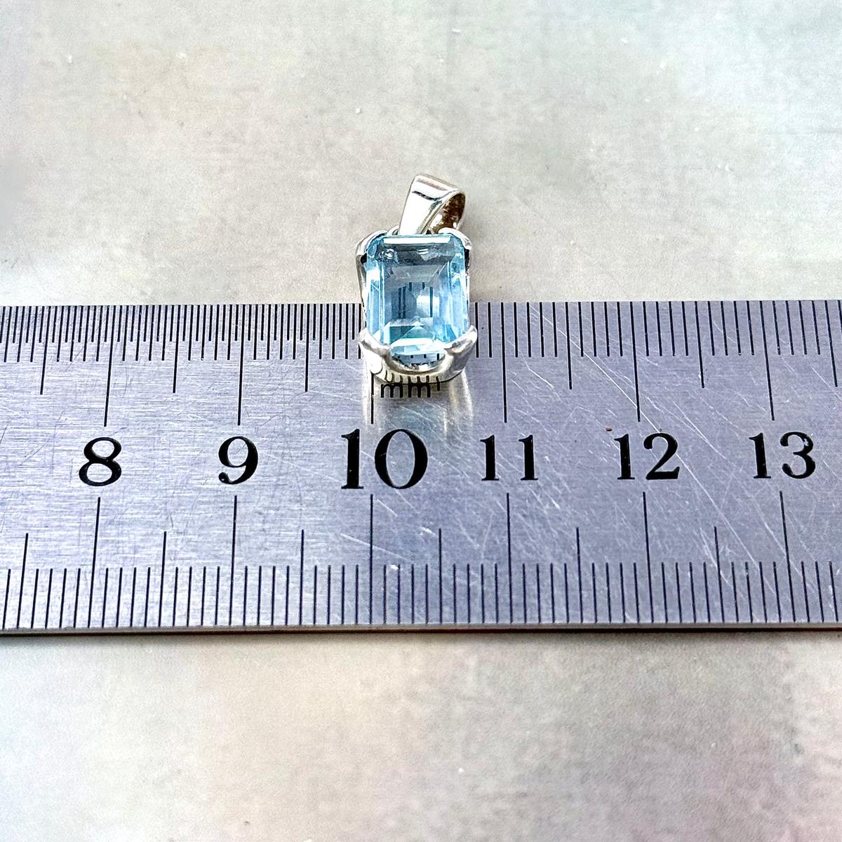 Aquamarine Classic Design Pendant