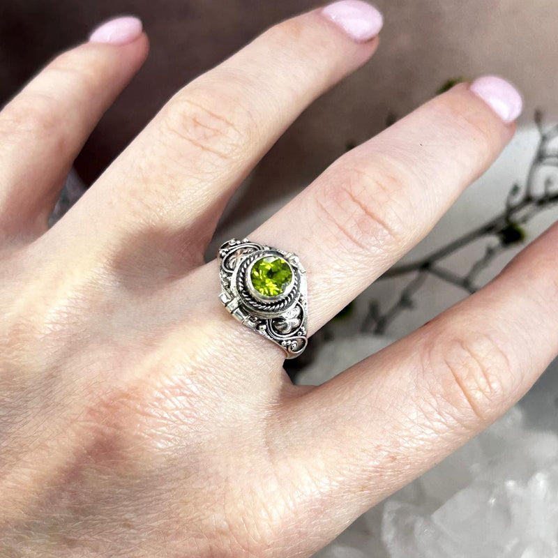 Snuff Box Ring