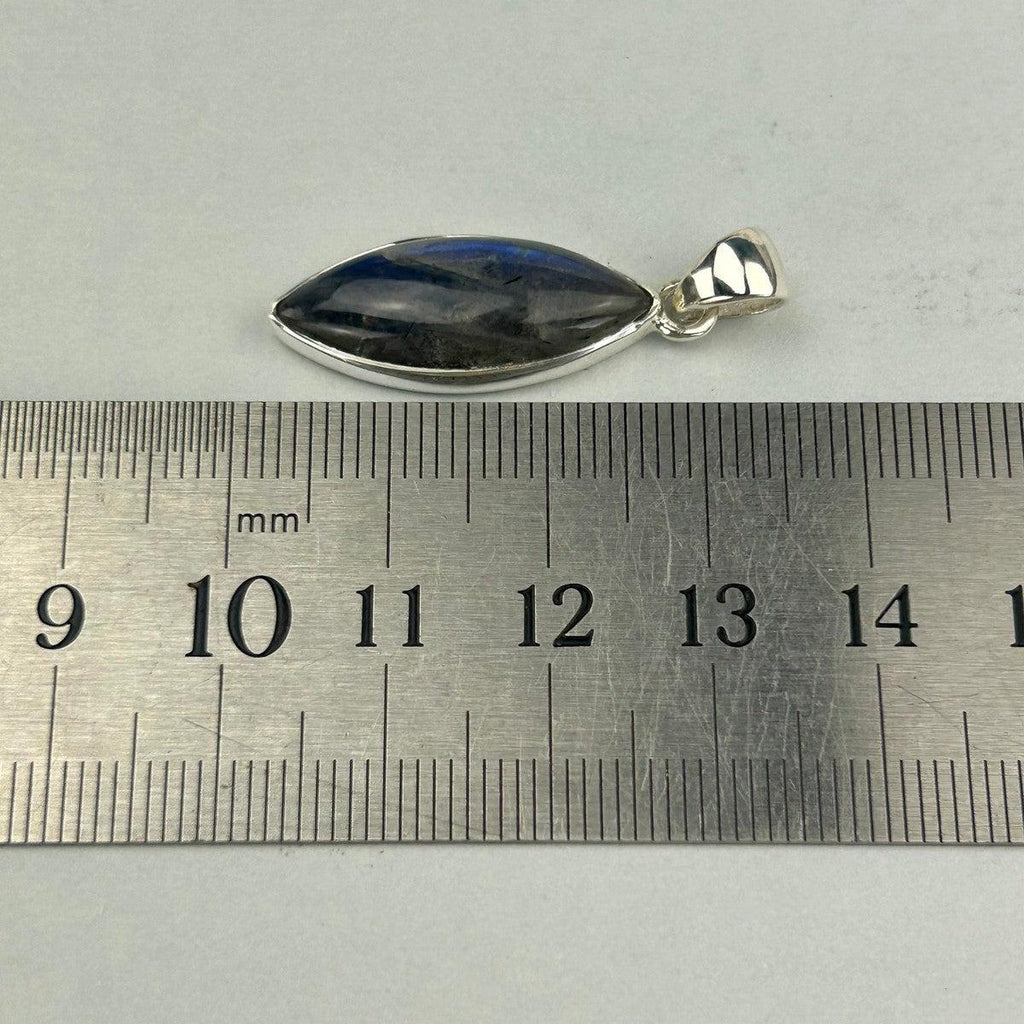 Petite Labradorite Pendant