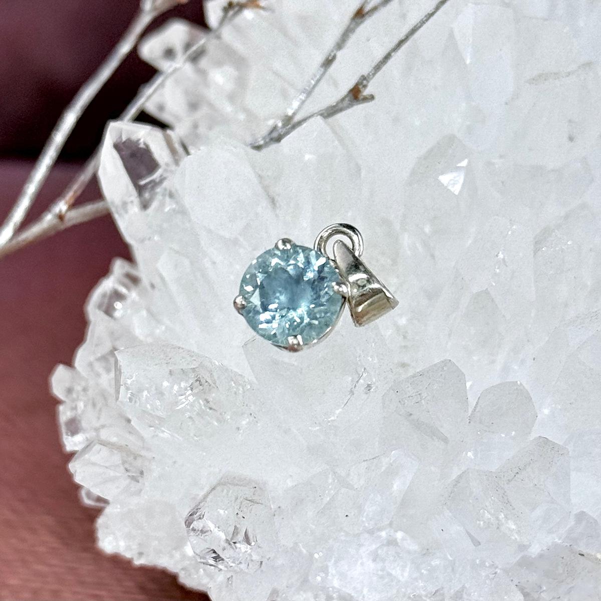 Brilliant Cut Aquamarine Pendant