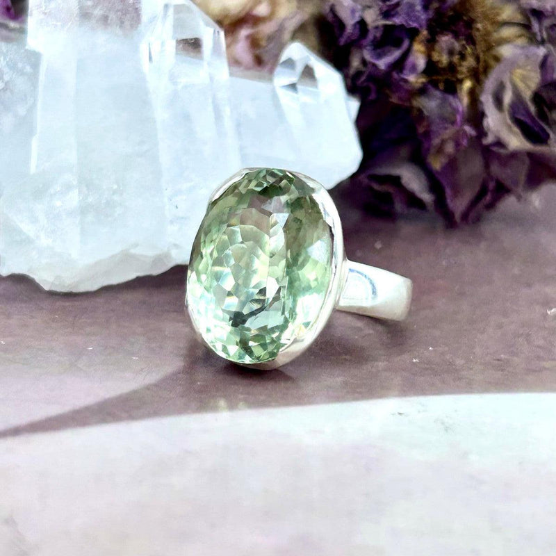 Green Gemstone Oval Cut Ring