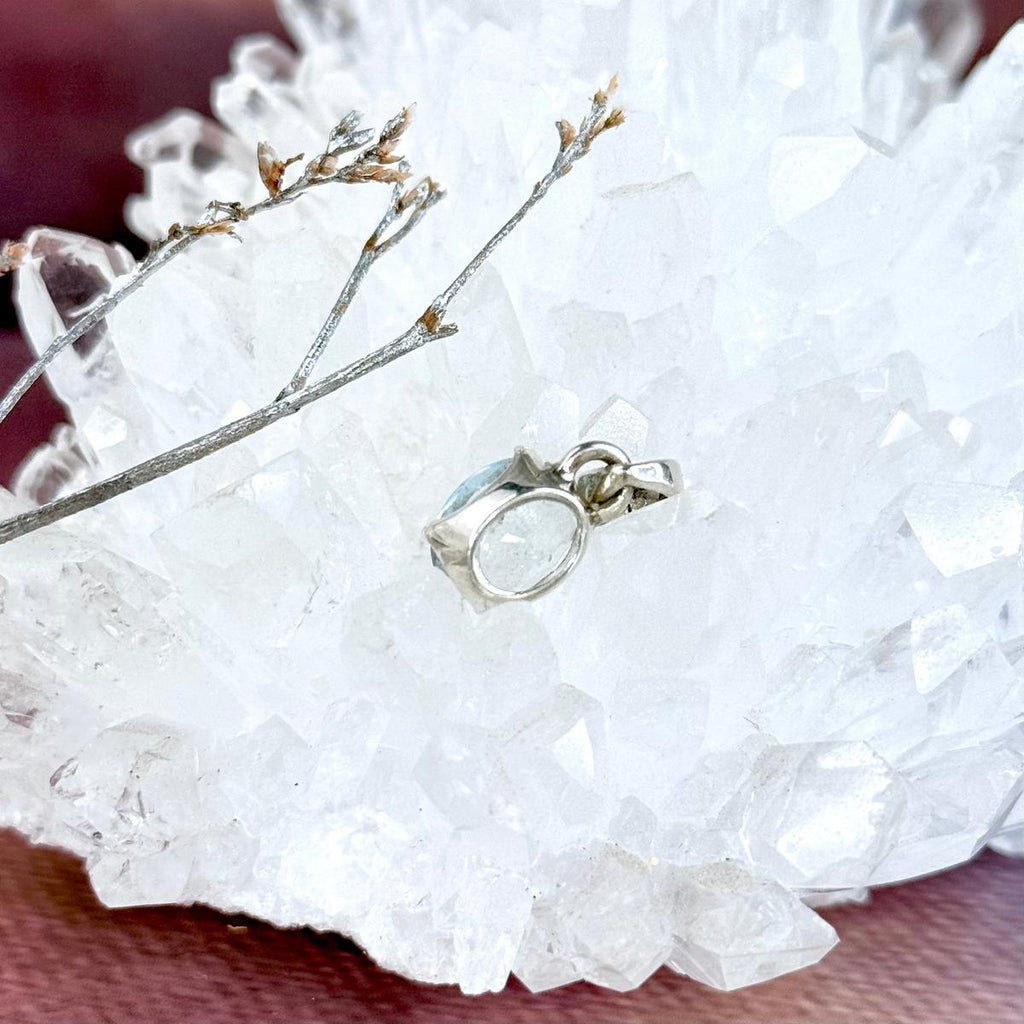 Oval Aquamarine Pendant