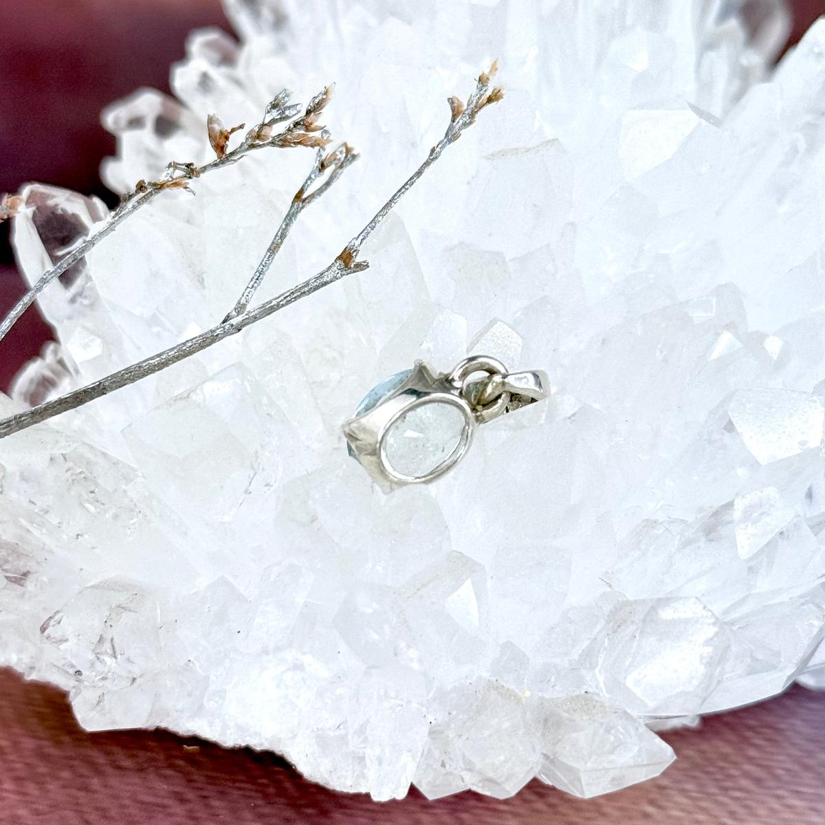 Oval Aquamarine Pendant