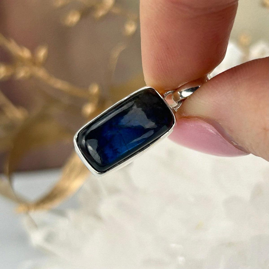 Petite Labradorite Pendant