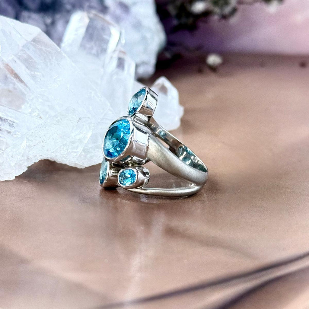 Fantasy Design Gemstone Ring