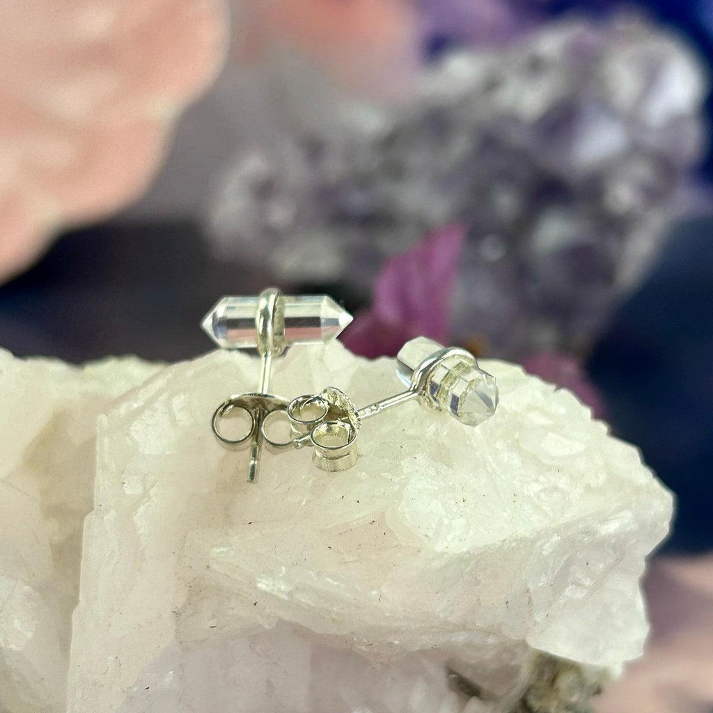 Double Point Quartz Bar Studs