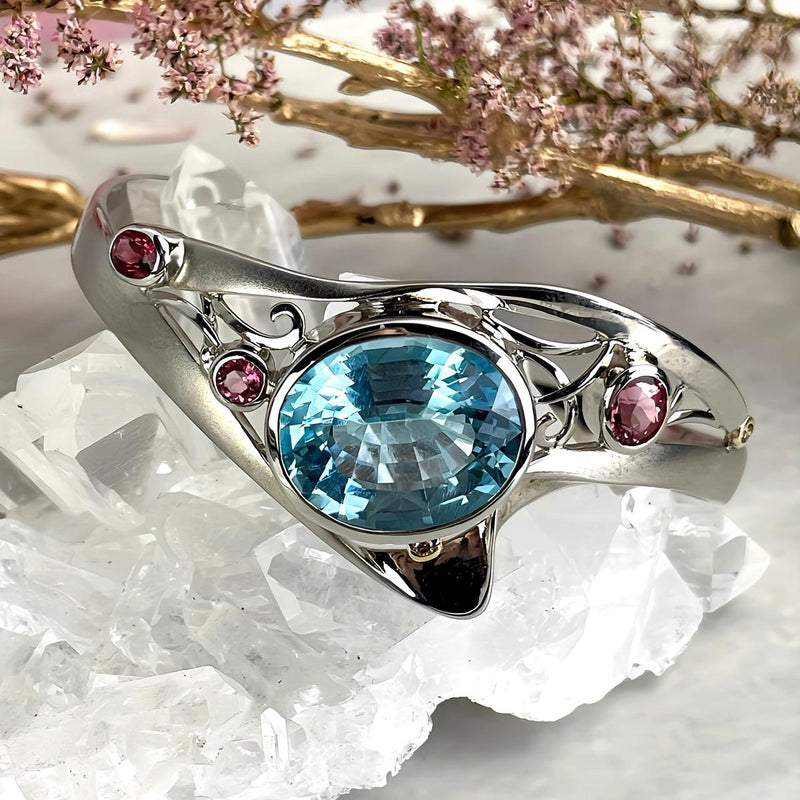 Contemporary Design Gemstone Bracelet