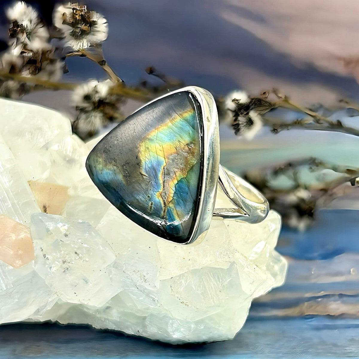 Labradorite Feature Ring
