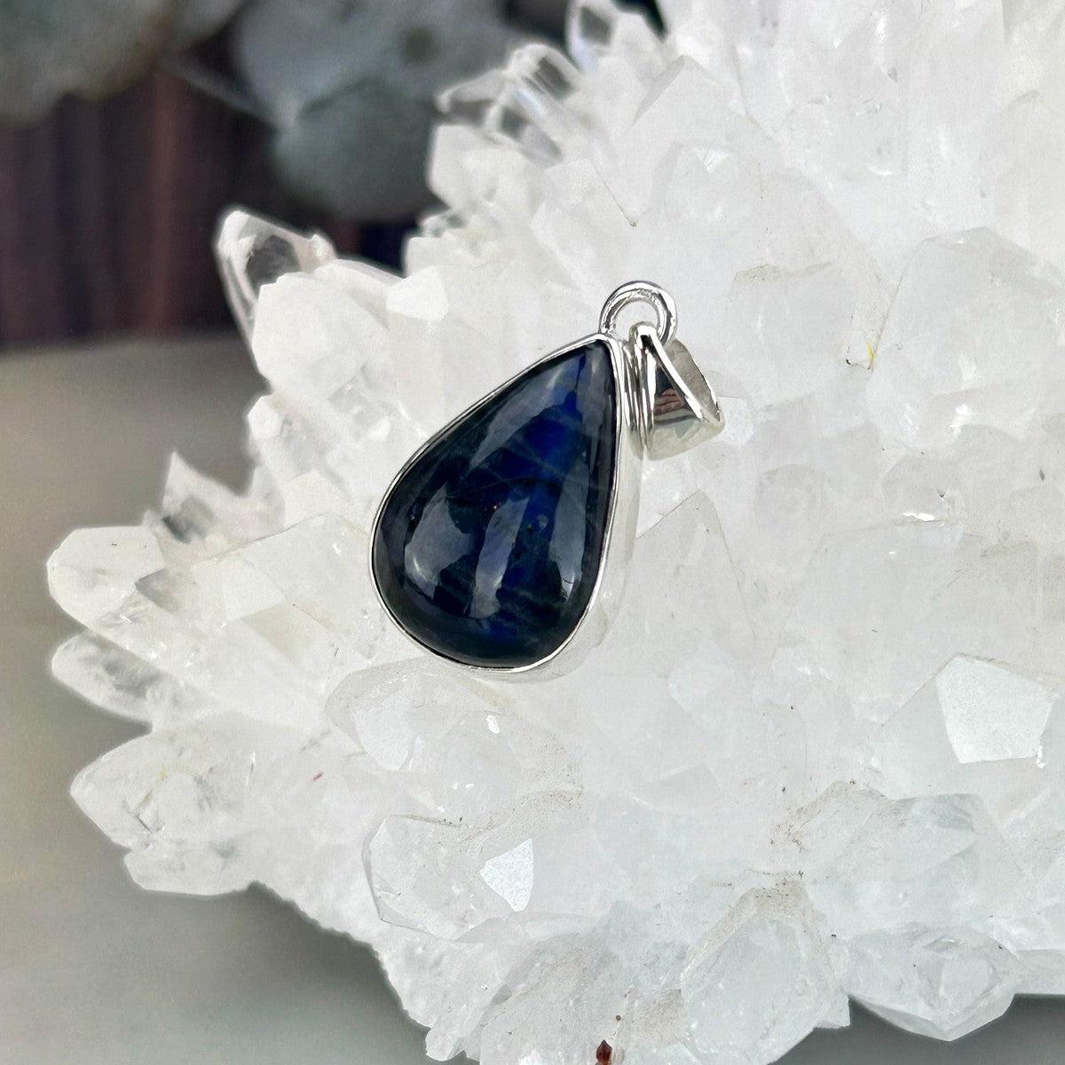 Small Labradorite Pendant