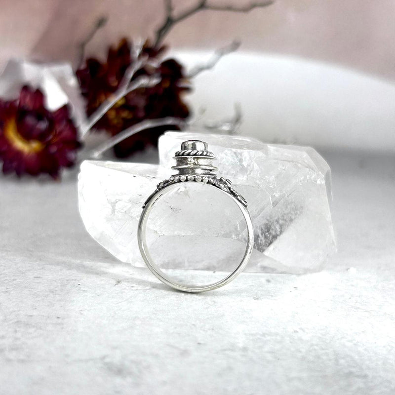 Gemstone Snuff Ring