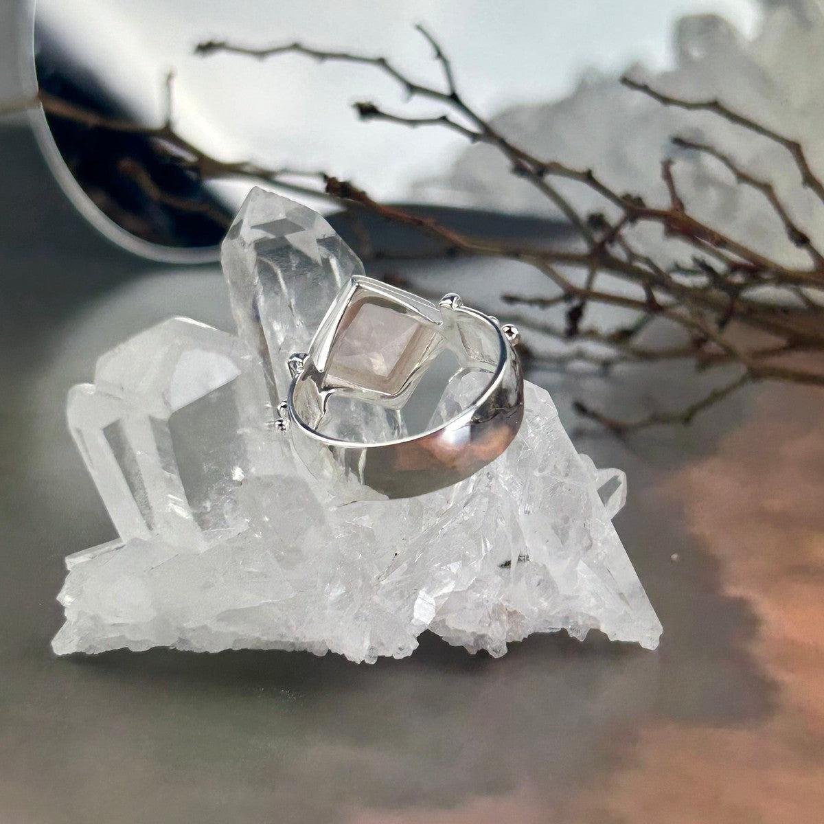 Rose Quartz Modern Design Ring