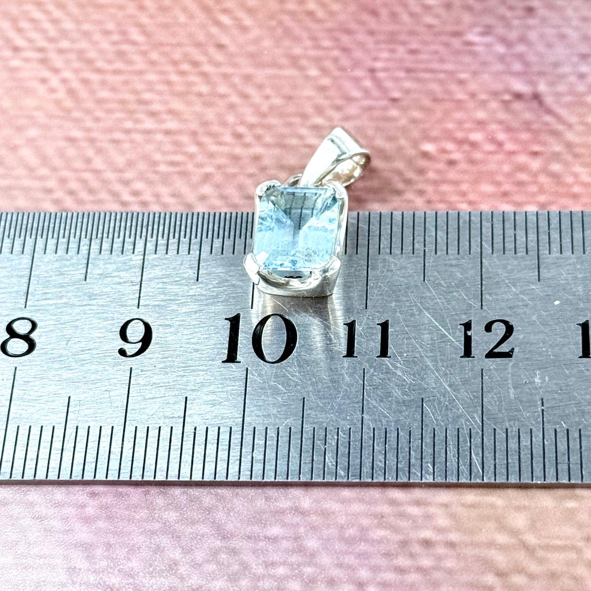 Step Cut Aquamarine Pendant