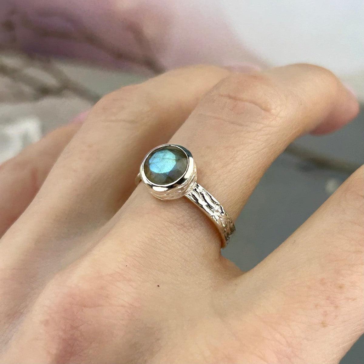 Round Labradorite Silver Ring