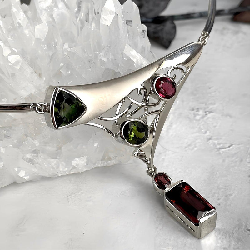 Contemporary Design Gemstone Necklace