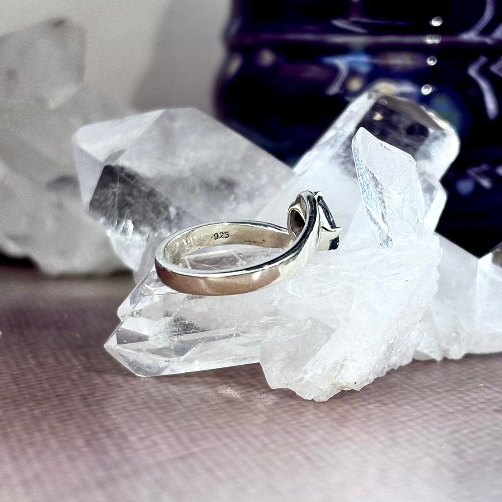 Oval Cut Sapphire Ring