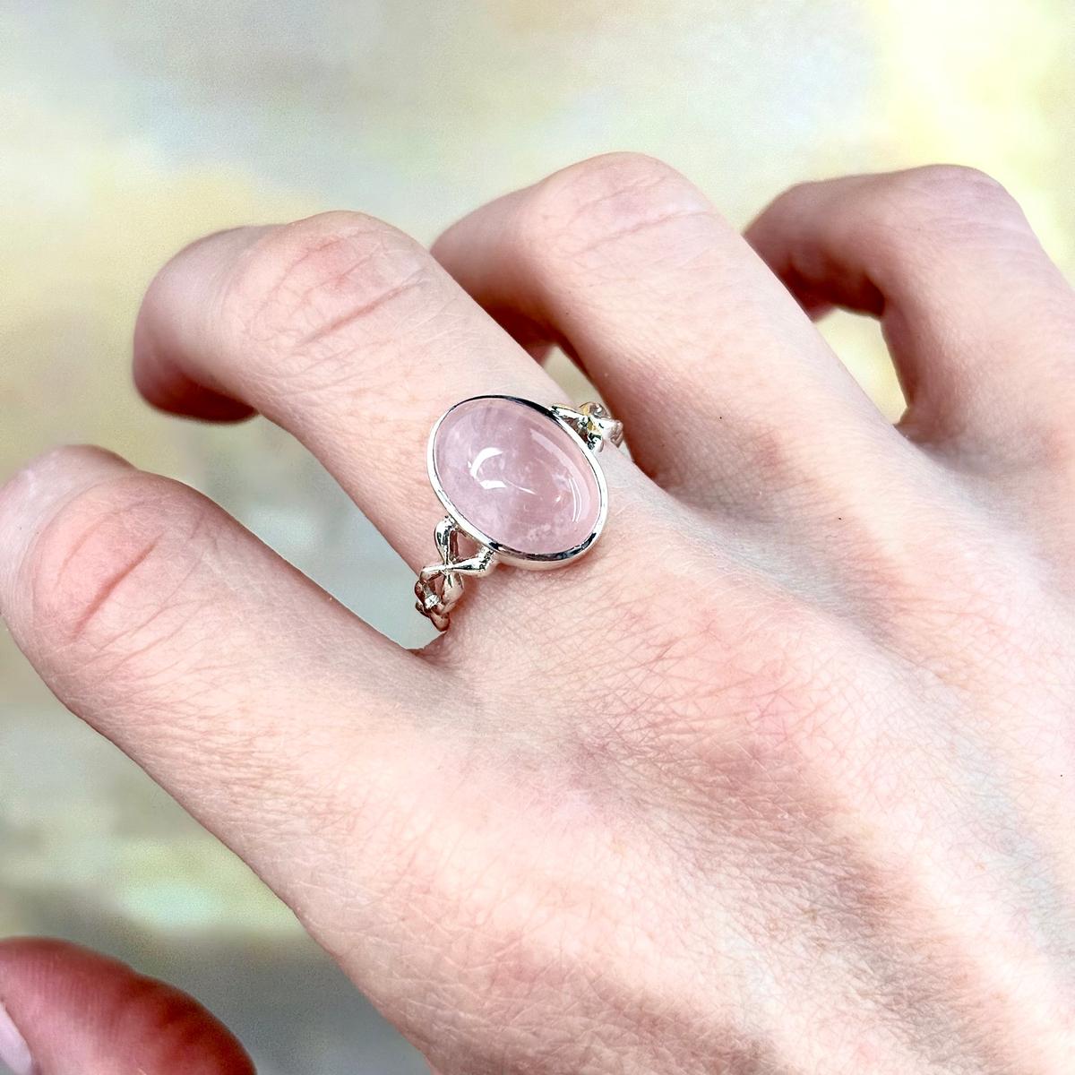 Detailed Band Pink Stone Ring