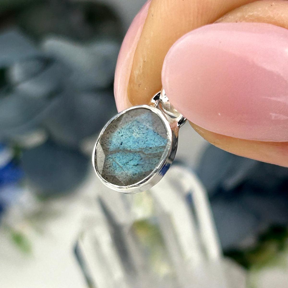 Labradorite Small Oval Pendant