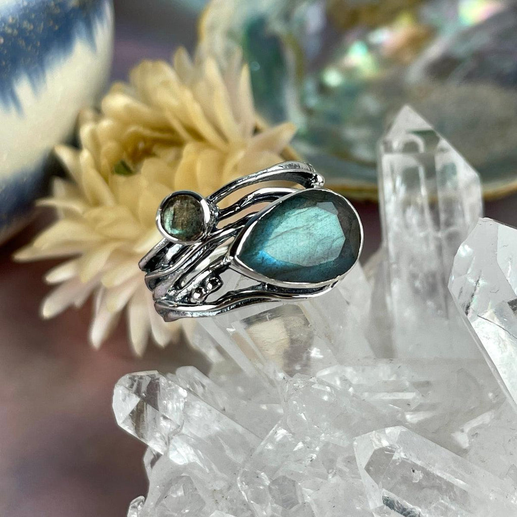 Strong Flash Labradorite Ring