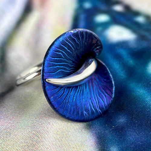 Janusz Szkutnik Lily Jewellery