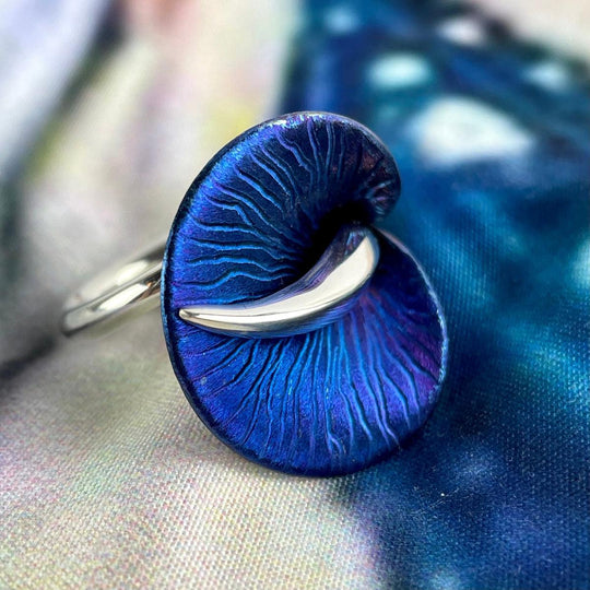 Janusz Szkutnik Titanium & Sterling Silver Hand-Etched Straight Edged Lily Ring