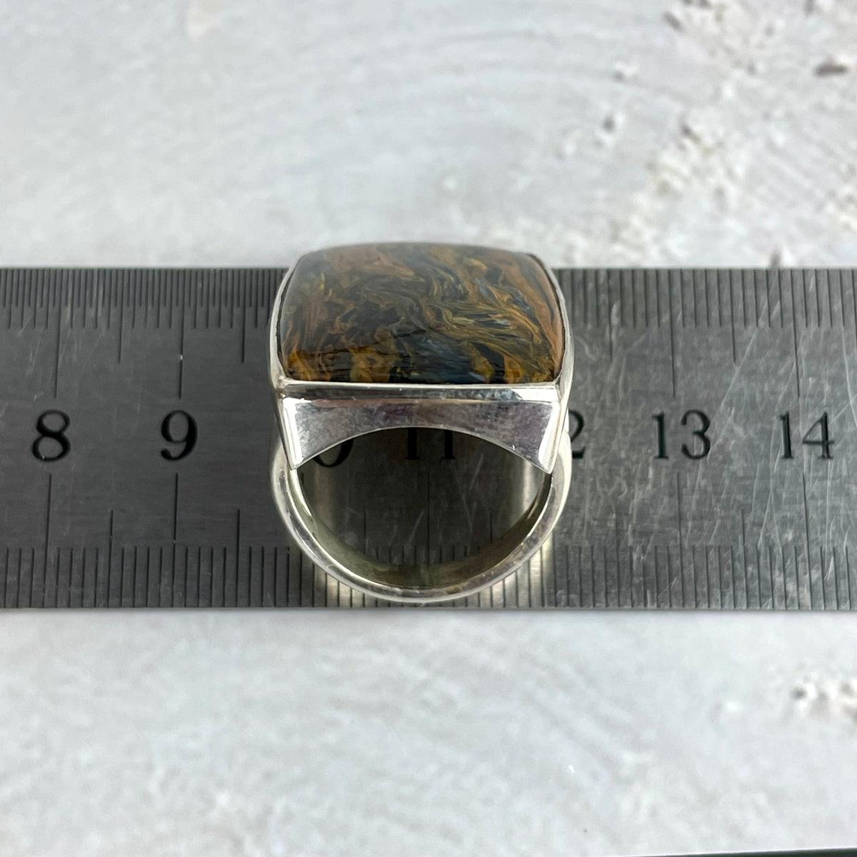 Large Crystal Feature Ring