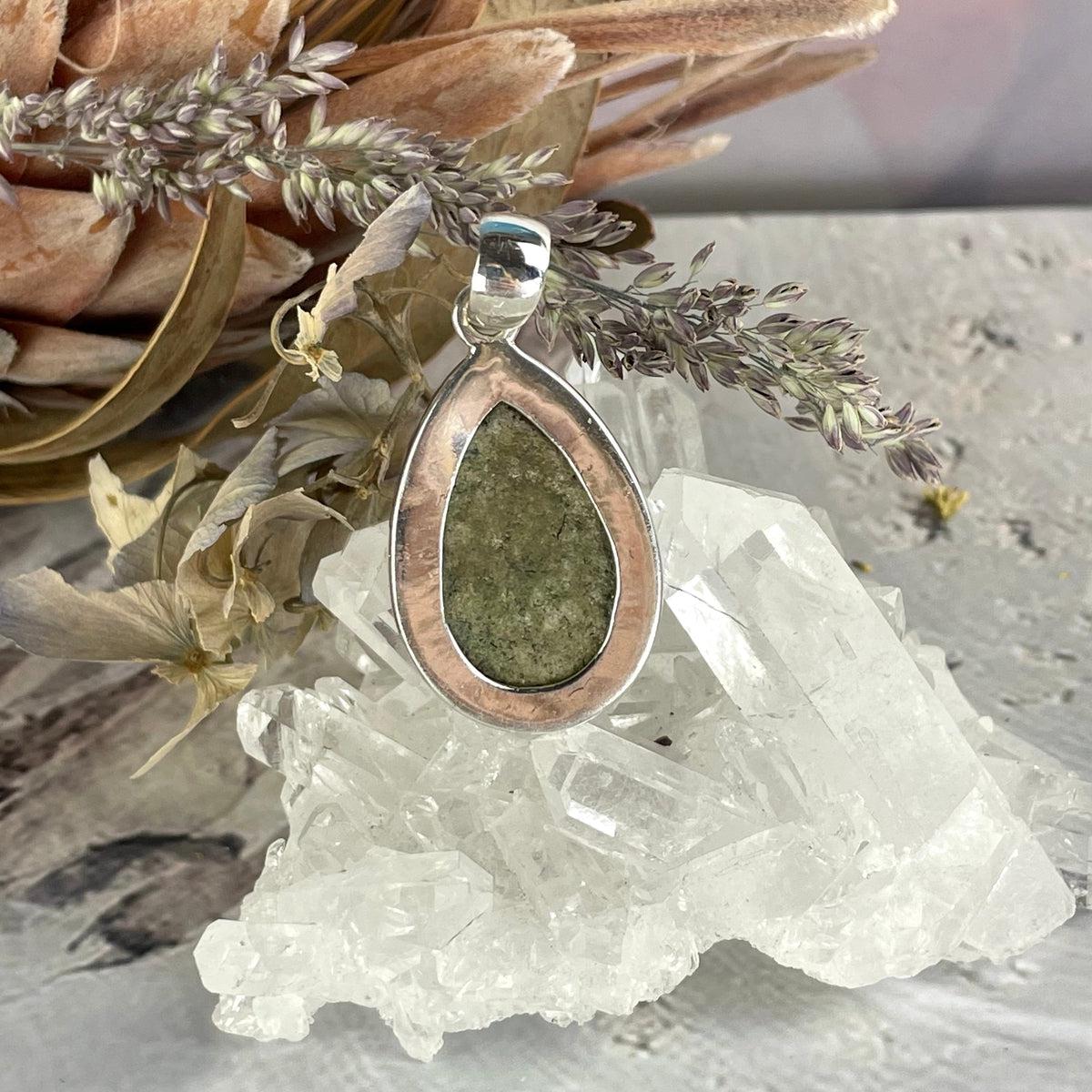Scenic Quartz Pendant