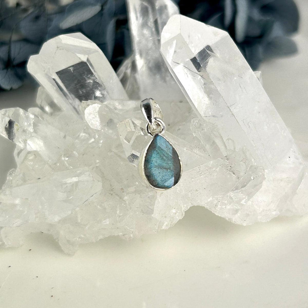 Teardrop Labradorite Pendant