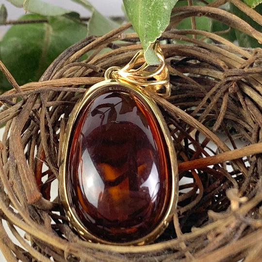 Baltic Amber Oval Large Gold Pendant