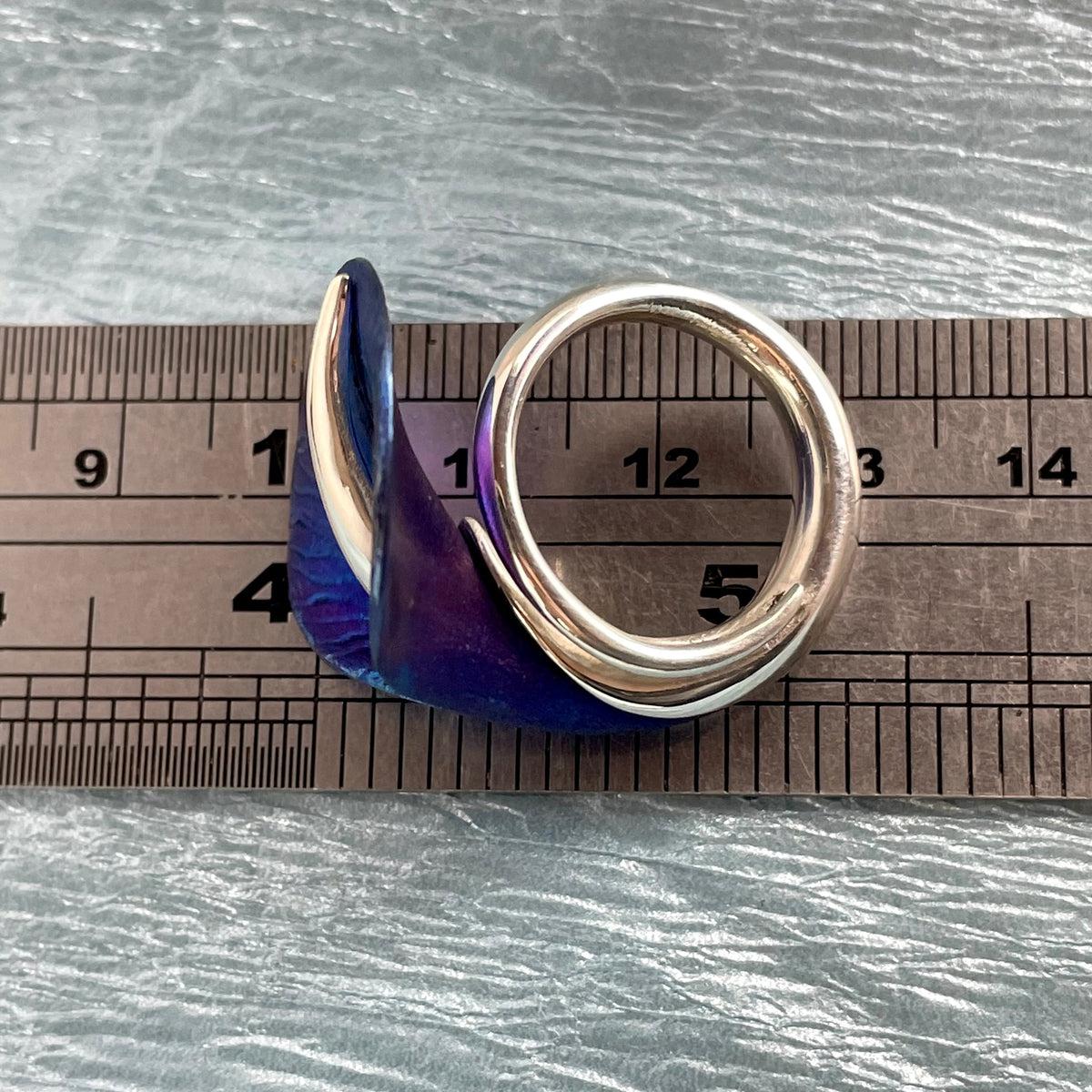 Janusz Szkutnik Titanium & Sterling Silver Hand-Etched Straight Edged Lily Ring