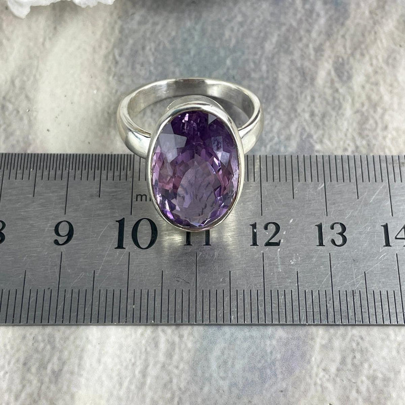 Classic Oval Amethyst Ring