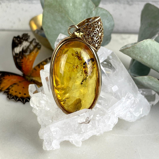 Baltic Amber Oval with Insect Inclusion Gold Pendant
