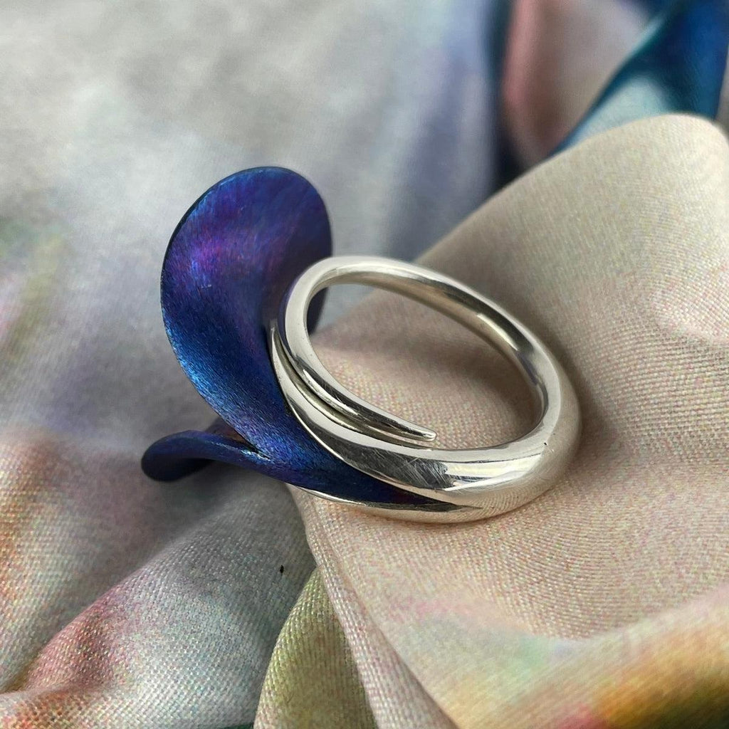 Lily Titanium Ring
