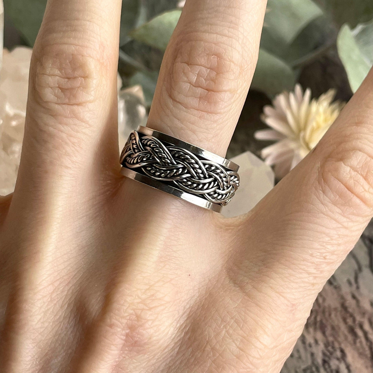 Ornate Style Spinner Ring