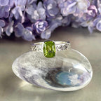Detailed Band Gemstone Ring