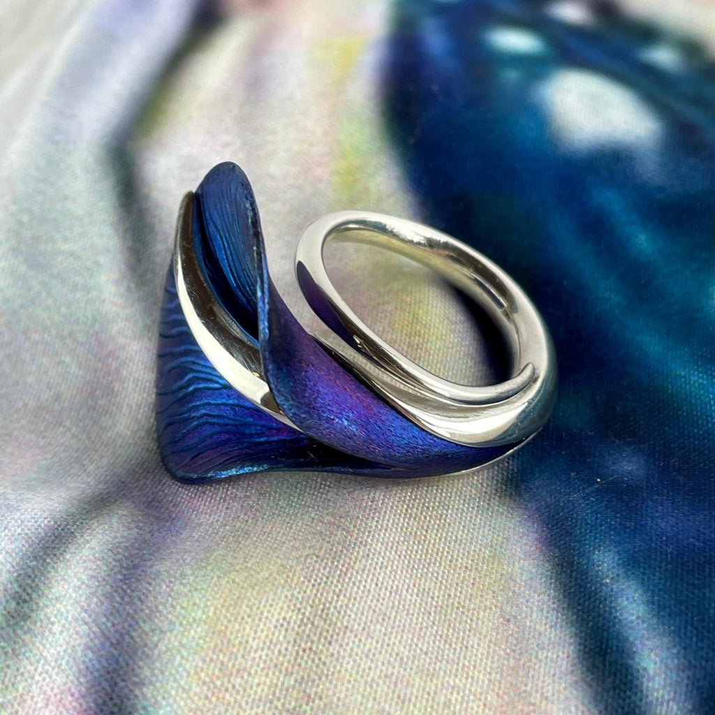 Janusz Szkutnik Titanium & Sterling Silver Hand-Etched Straight Edged Lily Ring
