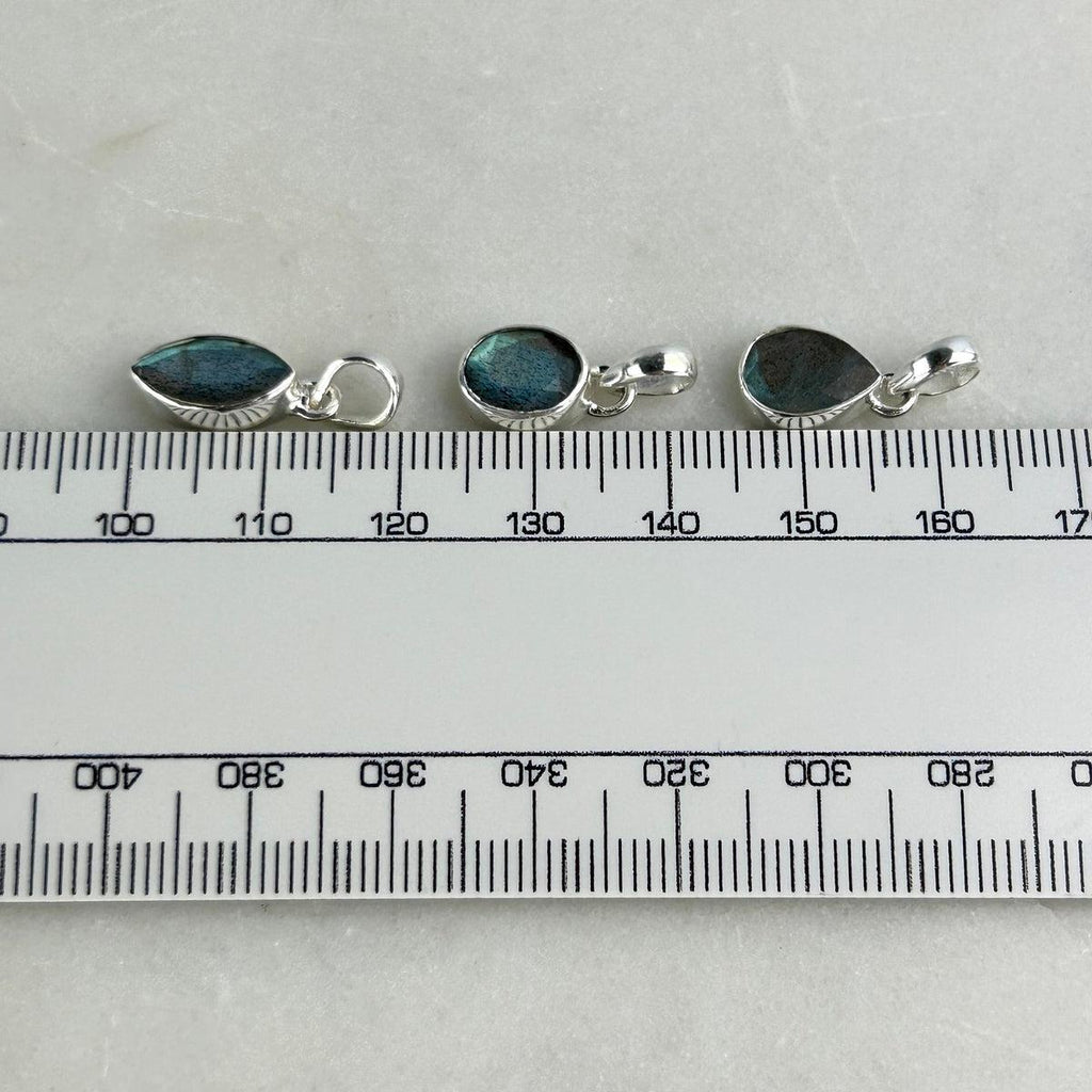 Sterling Silver Labradorite Pendant