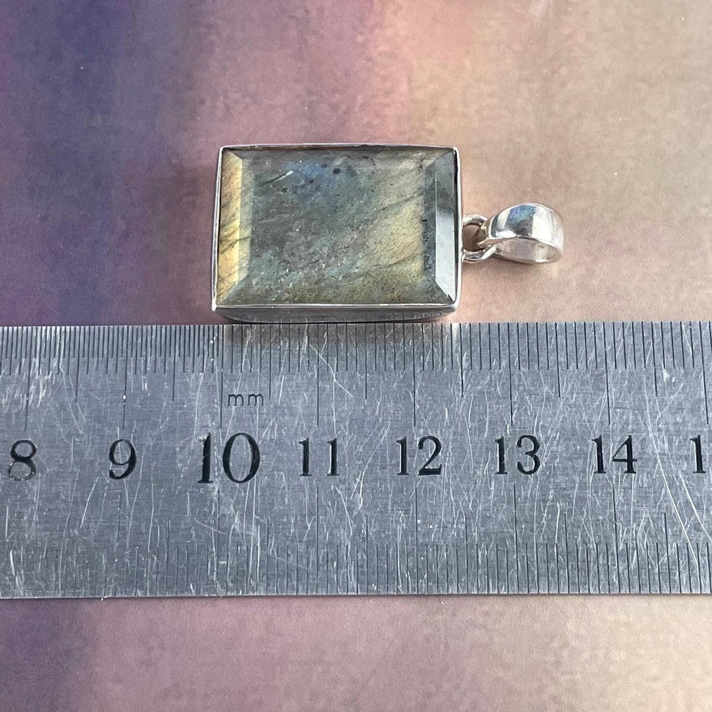 Golden Labradorite Unisex Pendant