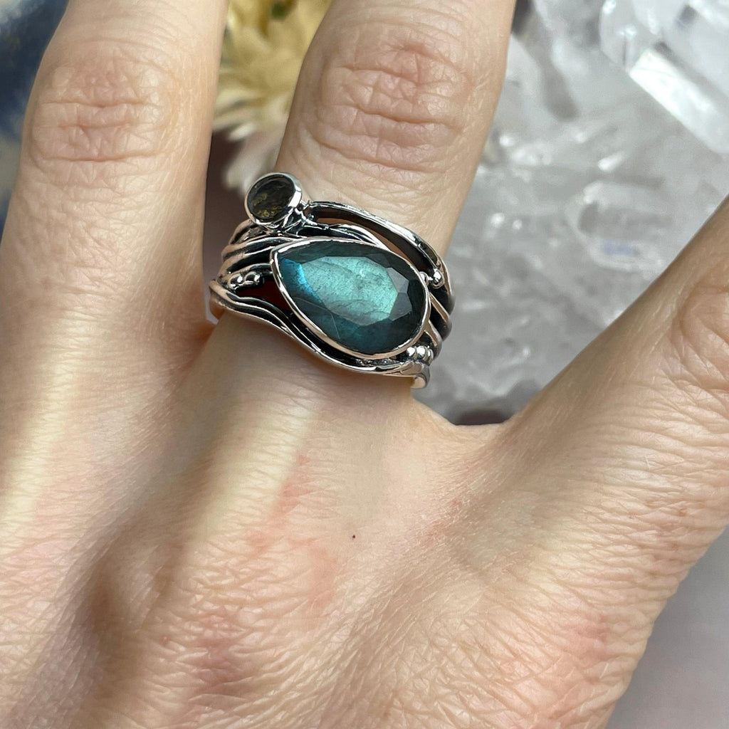Small Size Labradorite Ring