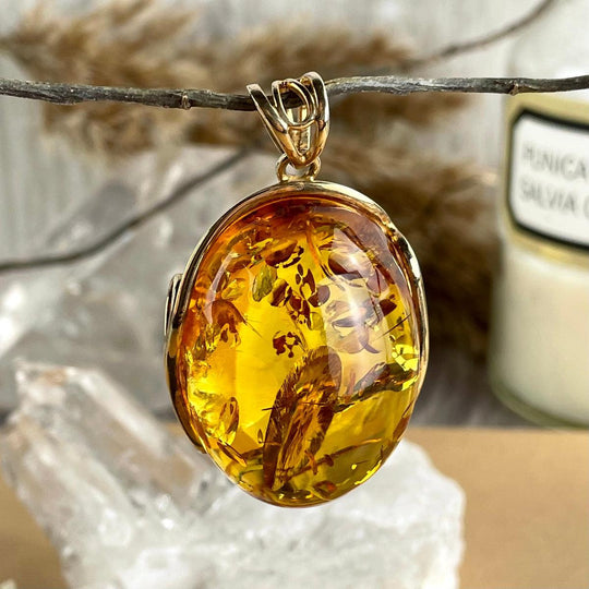 Baltic Amber Oval Gold Pendant