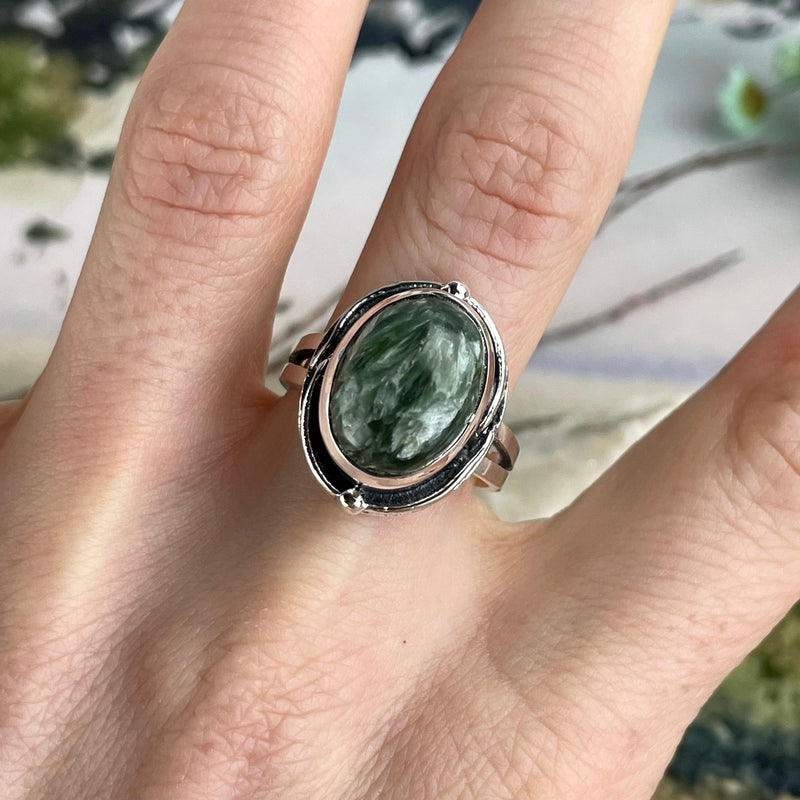 Unique Pattern Crystal Ring