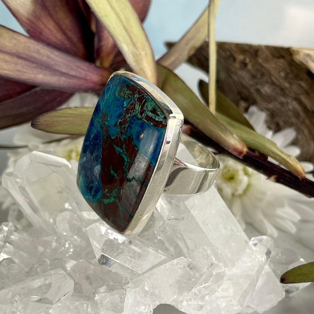 Unusual Patterned Crystal Ring