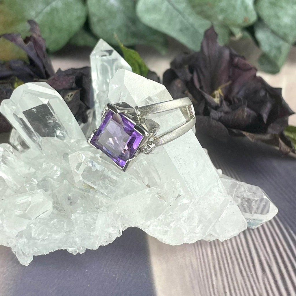 Contemporary Amethyst Ring